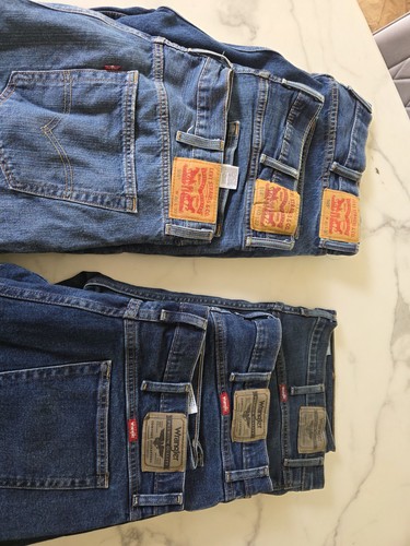 Pair wrangler levis - pair,